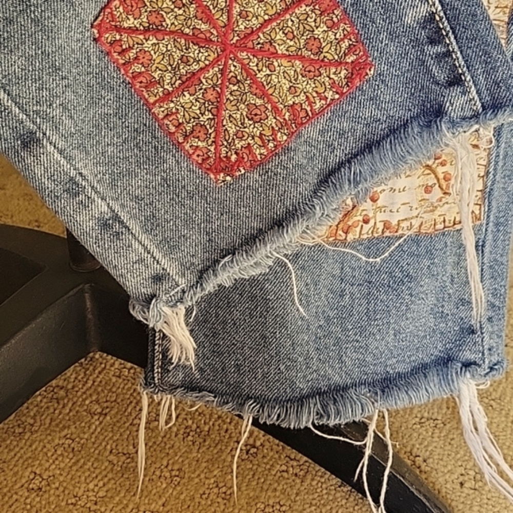 HAND CRAFTED Jeans UPCYCLED Blue Denim Patchwork Bird Floral Applique Size 10 - Picture 17 of 17